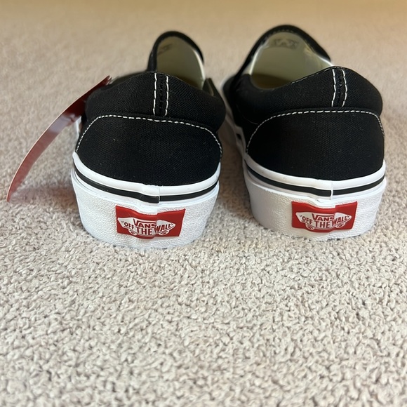 Vans Black and White Classic Slip-On Shoes - Size - Men’s 4.5 / Women’s 6.0 NWT - Picture 9 of 14